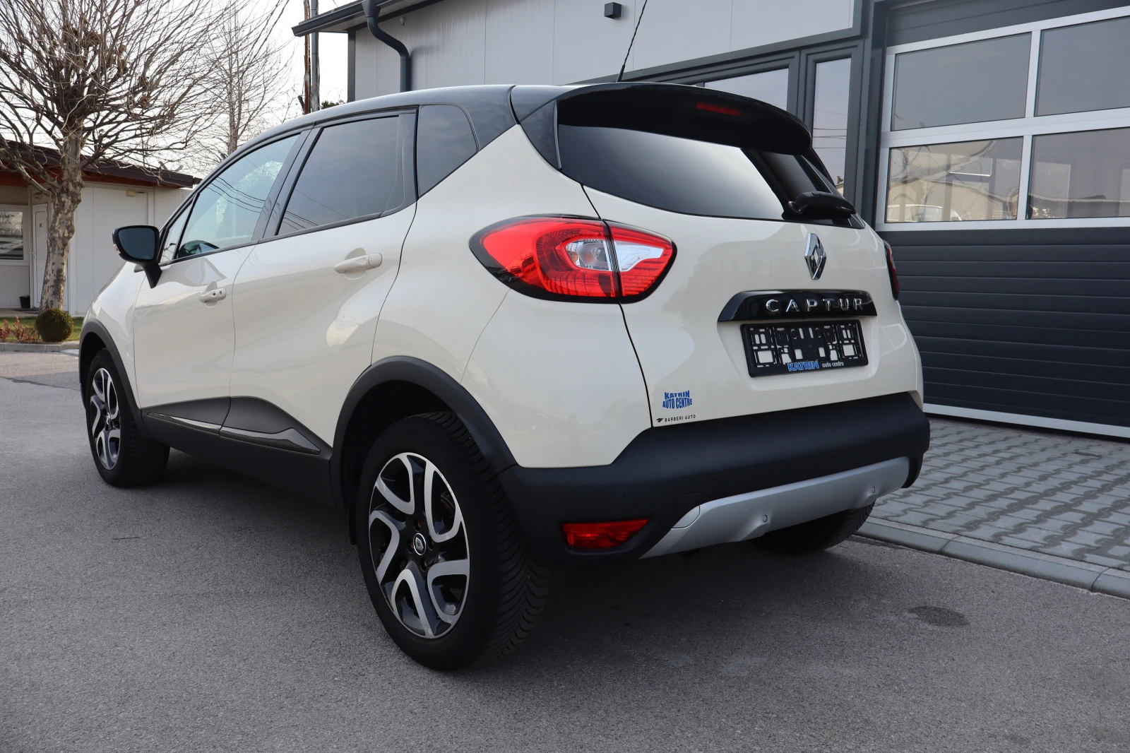 Renault Captur 1.2i* 153000* KM* AVTOMAT* TOP* , снимка 7 - Автомобили и джипове - 53764075