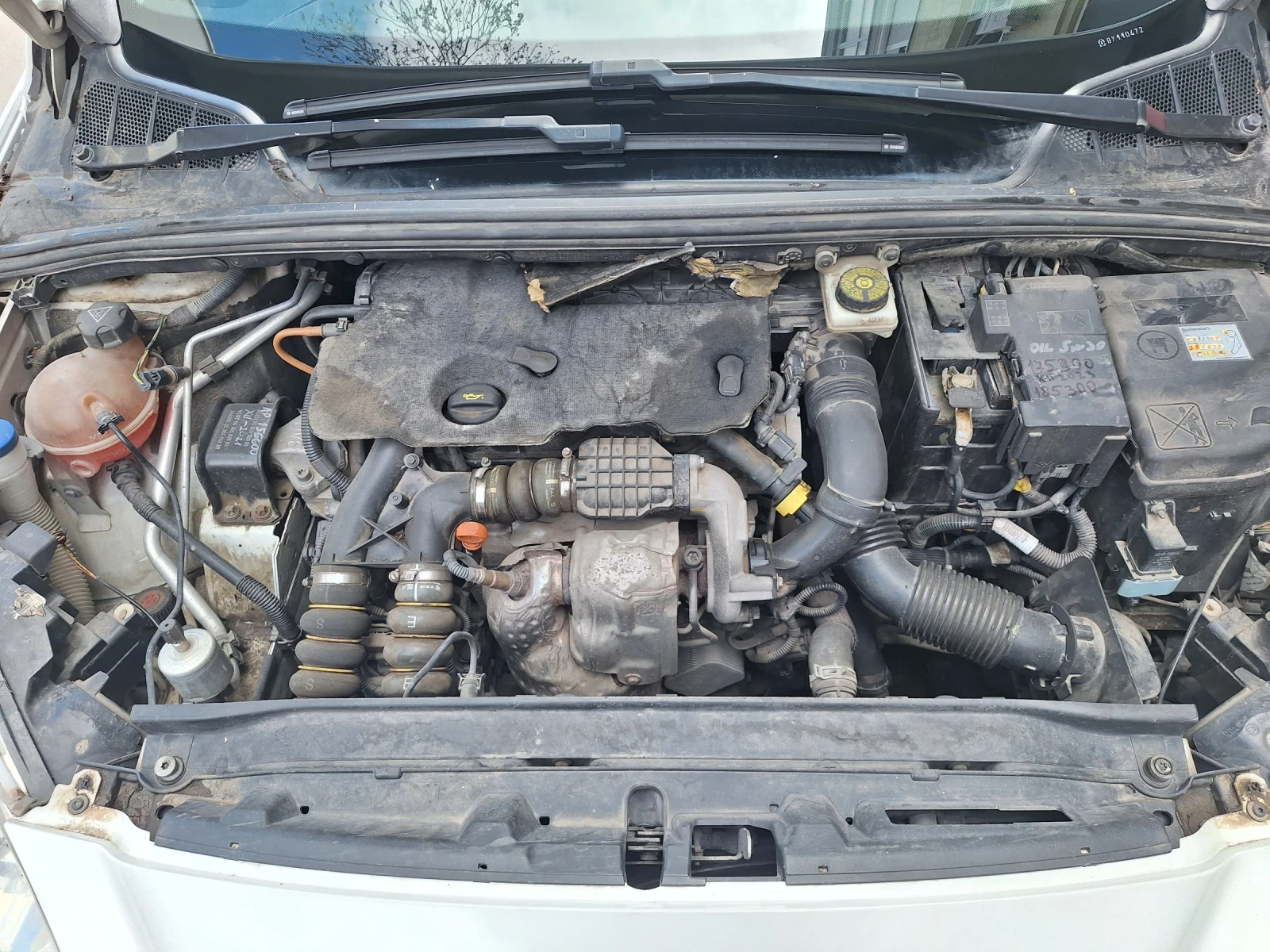 Peugeot 308 1.6 HDI, снимка 12 - Автомобили и джипове - 54121776