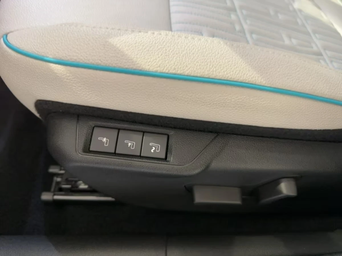 Fiat 600e La Prima DISTR 360* Winter Pack Keyless Blind Spot, снимка 11 - Автомобили и джипове - 54230410