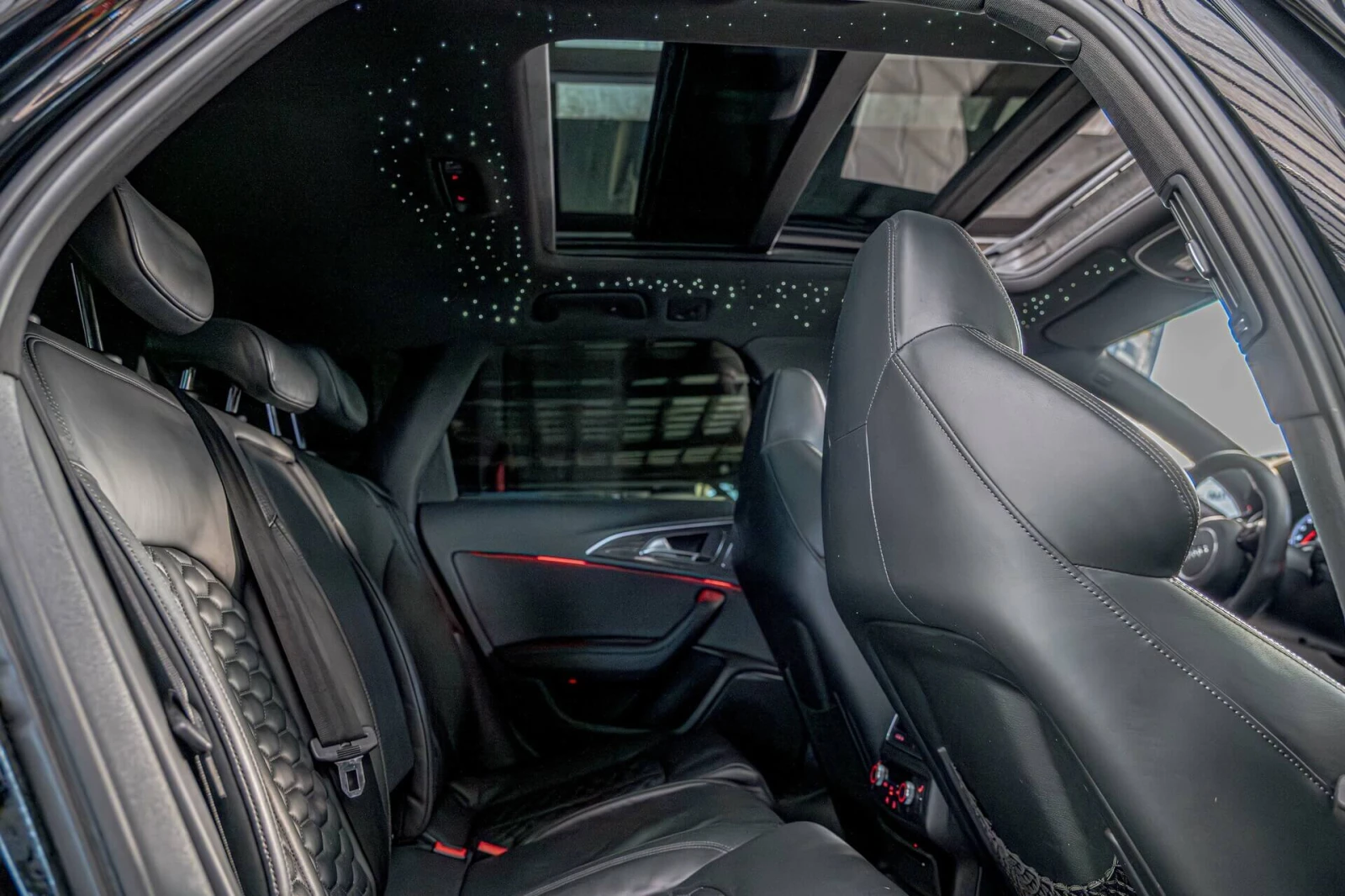 Audi Rs6 4.0TFSI/MTM/Carbon packet/Pano/Bose/Distronic/HuD, снимка 10 - Автомобили и джипове - 54432500