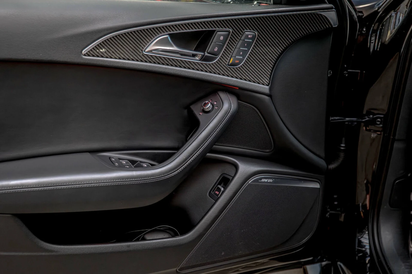 Audi Rs6 4.0TFSI/MTM/Carbon packet/Pano/Bose/Distronic/HuD, снимка 8 - Автомобили и джипове - 54432500