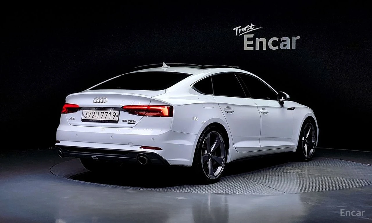 Audi A5 45 TFSI* DISTRONIC* HEAD-UP* ПОДГРЕВ* КАМЕРА* ПАНО, снимка 4 - Автомобили и джипове - 54710571
