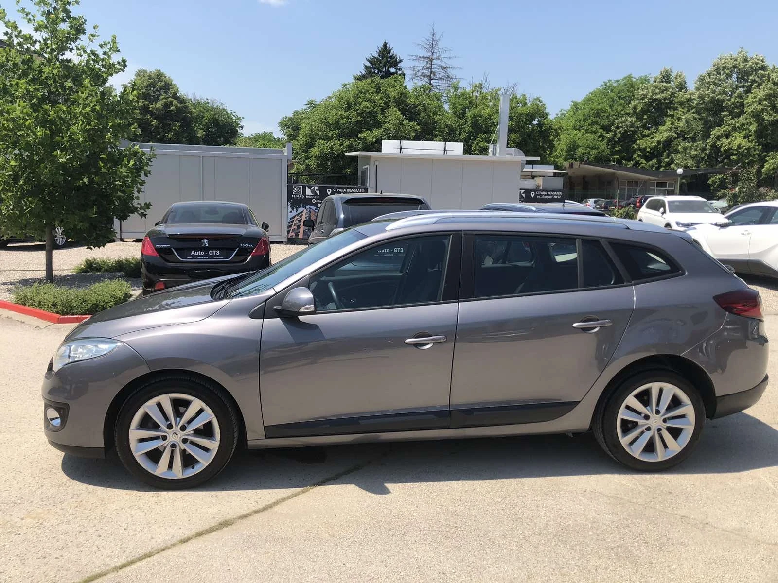 Renault Megane 1.5d, снимка 12 - Автомобили и джипове - 54882063
