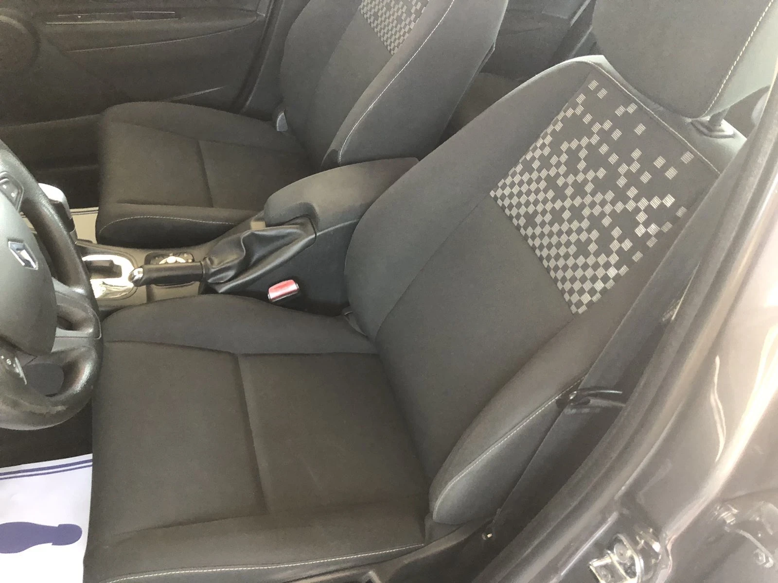 Renault Megane 1.5d, снимка 15 - Автомобили и джипове - 54882063