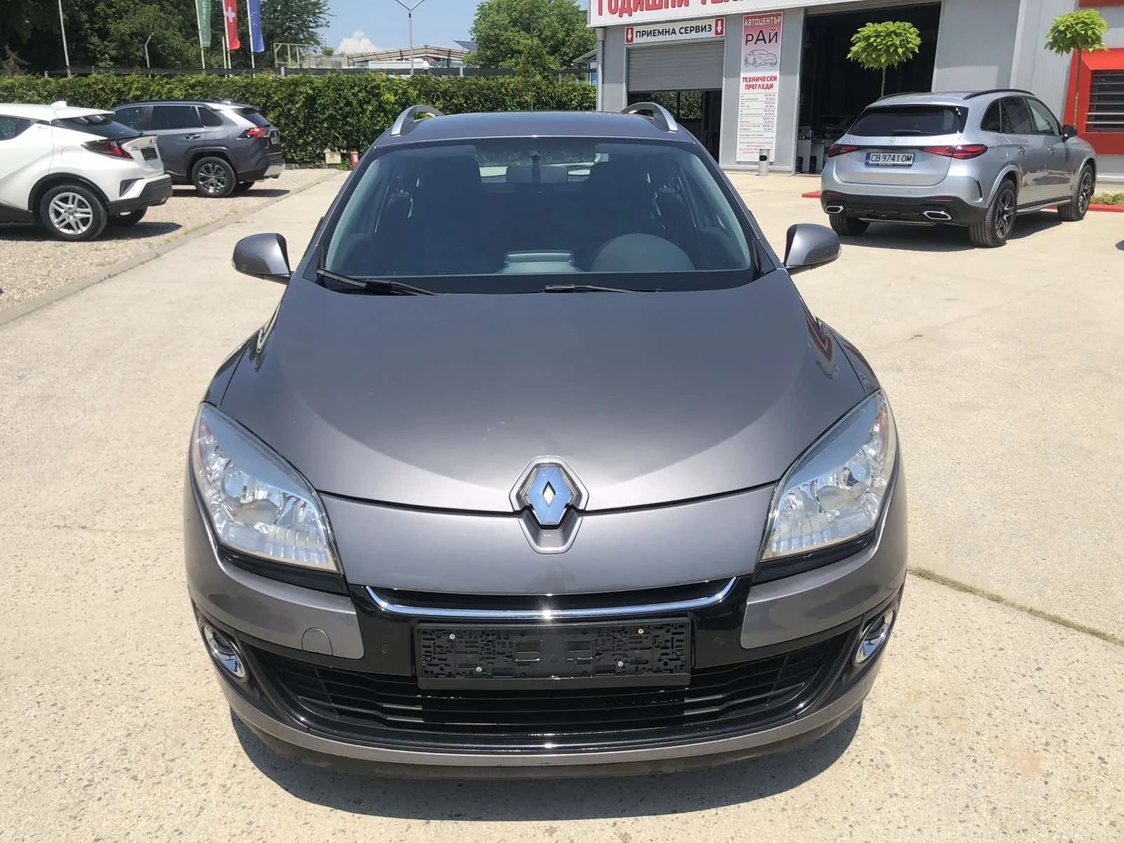 Renault Megane 1.5d, снимка 9 - Автомобили и джипове - 54882063