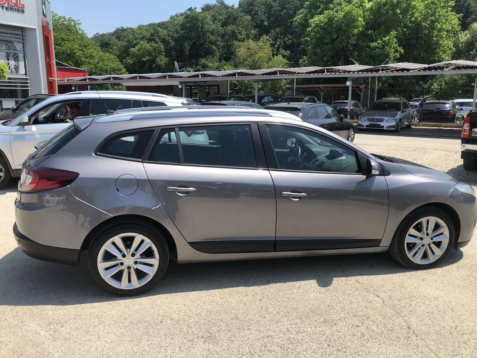 Renault Megane 1.5d, снимка 3 - Автомобили и джипове - 54882063