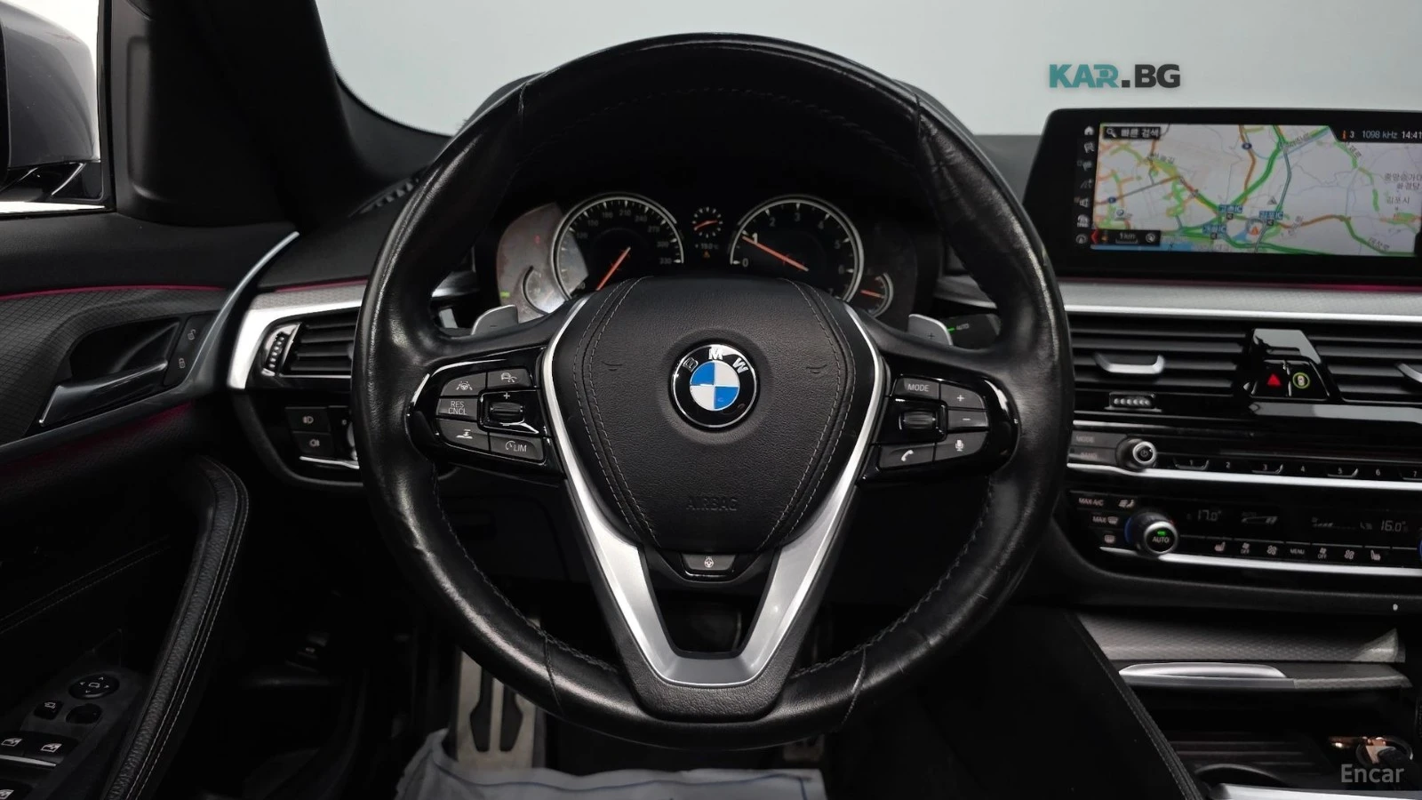 BMW 530 * M-SPORT* ПОДГРЕВ* КАМЕРА* HEAD-UP* ШИБИДАХ* , снимка 13 - Автомобили и джипове - 54998442