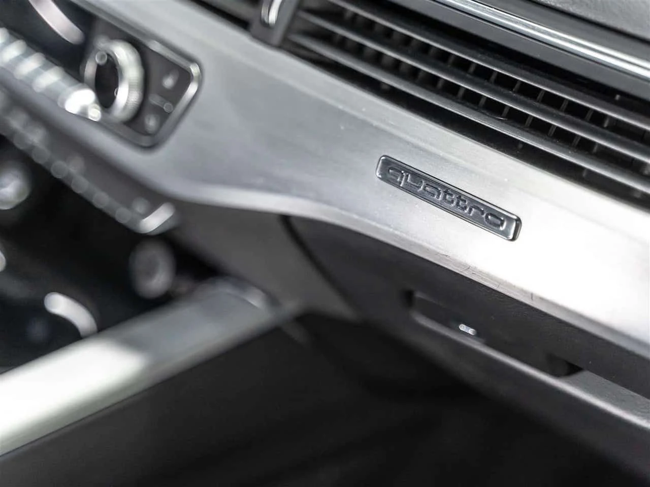 Audi A4 PROGRESSIV QUATTRO * ОБДУХВАНЕ * АВТОКРЕДИТ, снимка 10 - Автомобили и джипове - 55352707