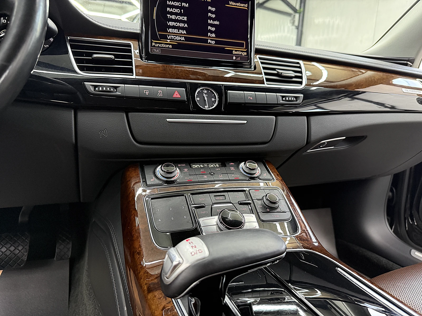 Audi A8 4.2TDI/GERMANY/PODGREV/F1/СОБСТВЕН ЛИЗИНГ, снимка 16 - Автомобили и джипове - 55471244