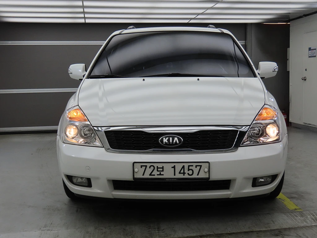 Kia Carnival GLX* КРАЙНА ЦЕНА, снимка 2 - Автомобили и джипове - 55496120