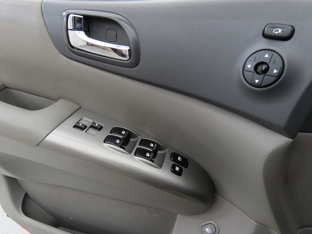 Kia Carnival GLX* КРАЙНА ЦЕНА, снимка 14 - Автомобили и джипове - 55496120