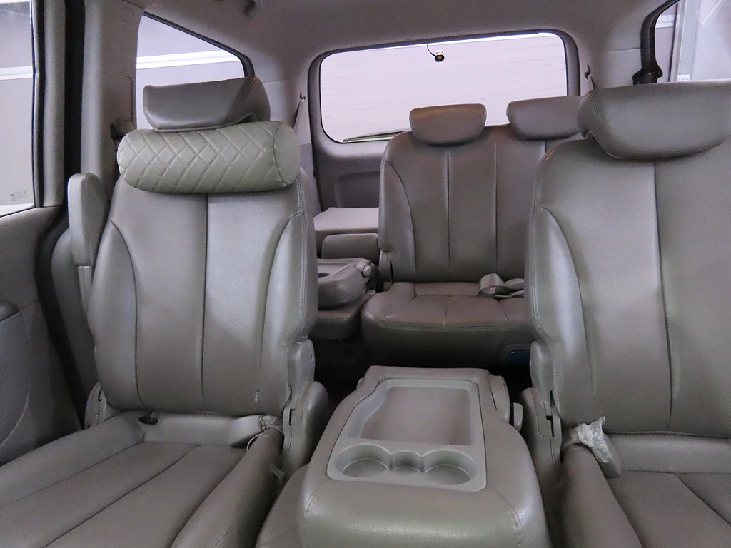 Kia Carnival GLX* КРАЙНА ЦЕНА, снимка 17 - Автомобили и джипове - 55496120
