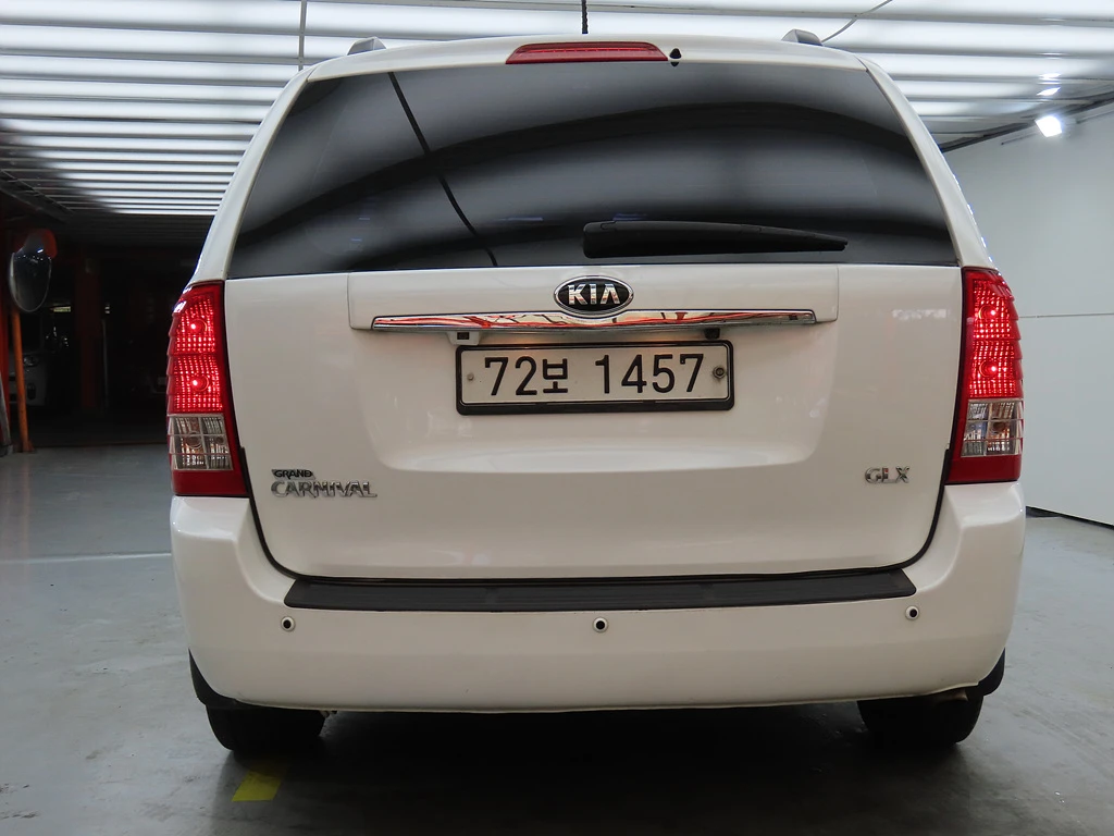 Kia Carnival GLX* КРАЙНА ЦЕНА, снимка 4 - Автомобили и джипове - 55496120