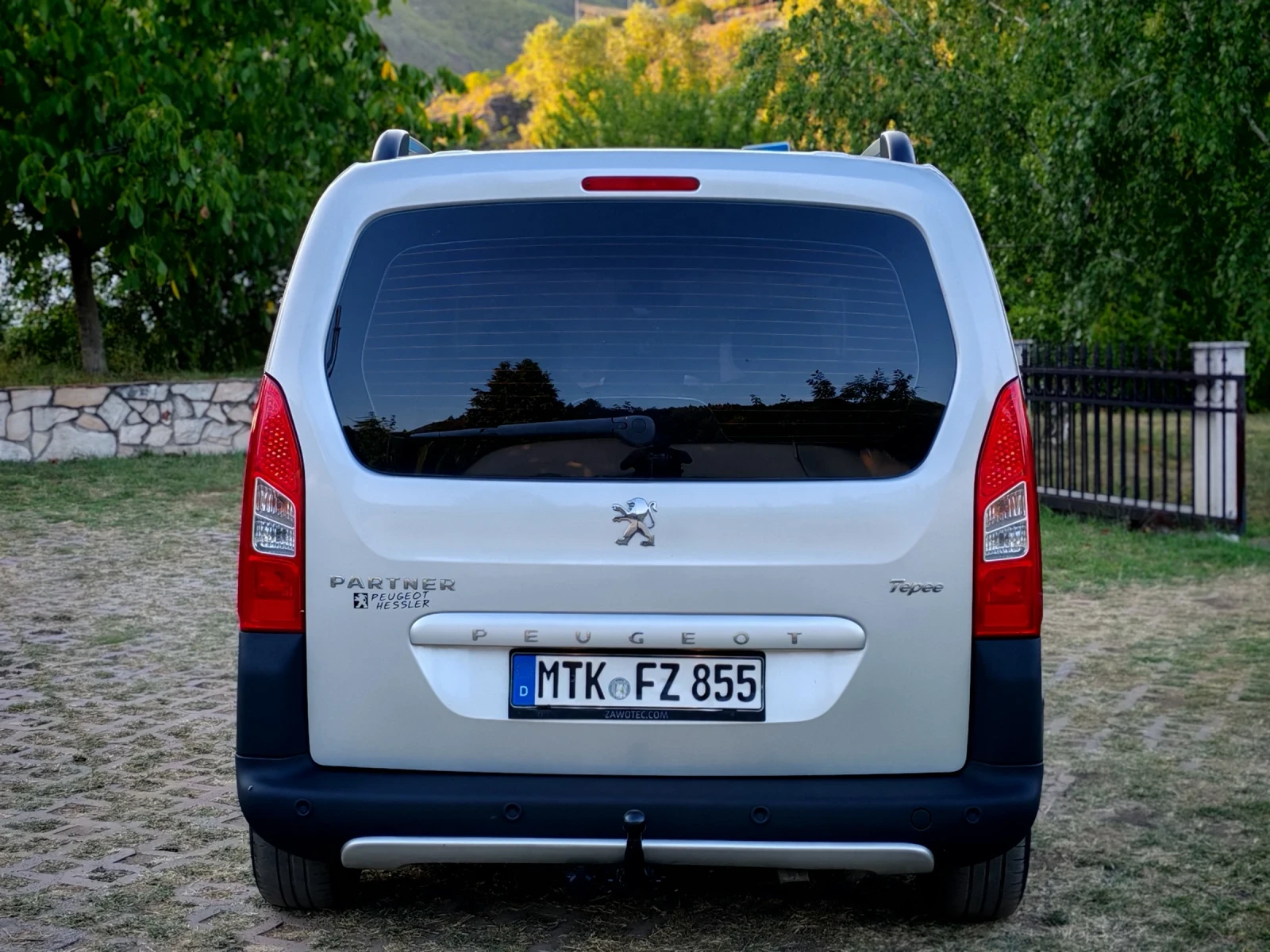 Peugeot Partner 1.6HDI(90)* TEPEE-EDITION* КЛИМАТРОНИК* НОВ ВНОС* , снимка 6 - Автомобили и джипове - 55502984