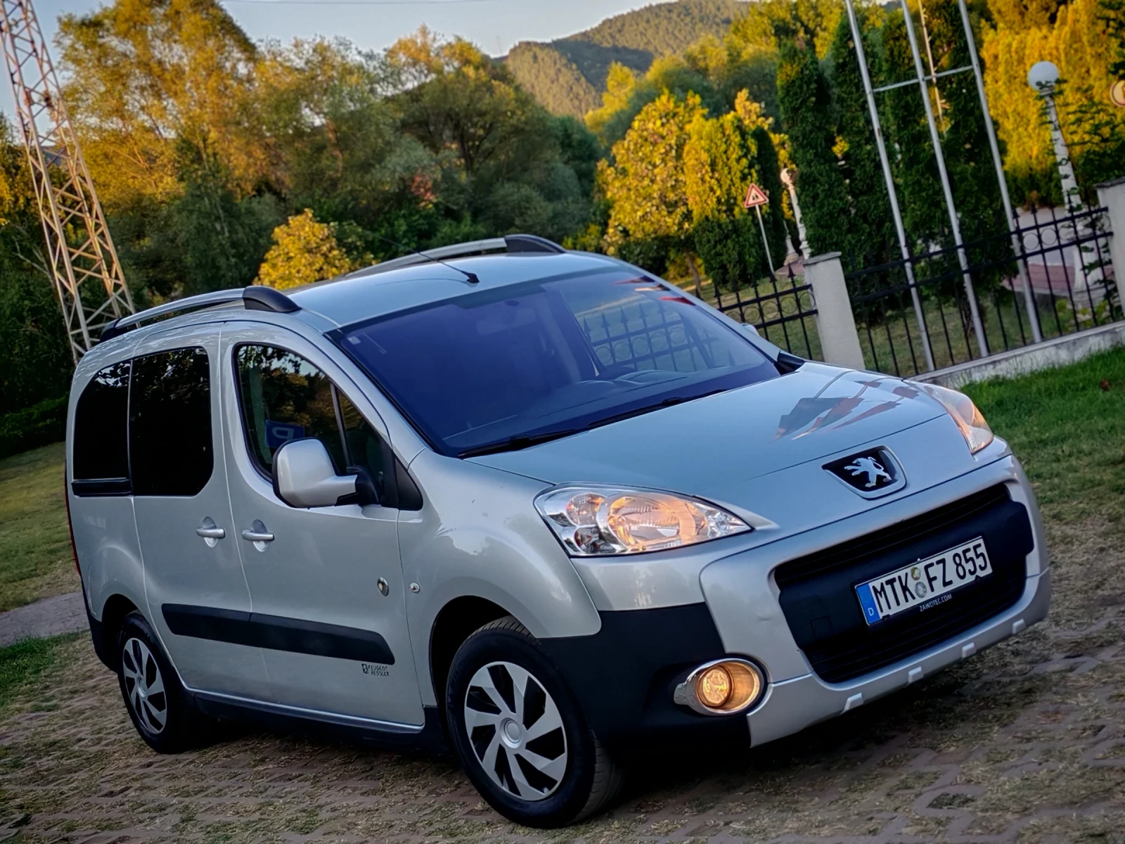 Peugeot Partner 1.6HDI(90)* TEPEE-EDITION* КЛИМАТРОНИК* НОВ ВНОС* 