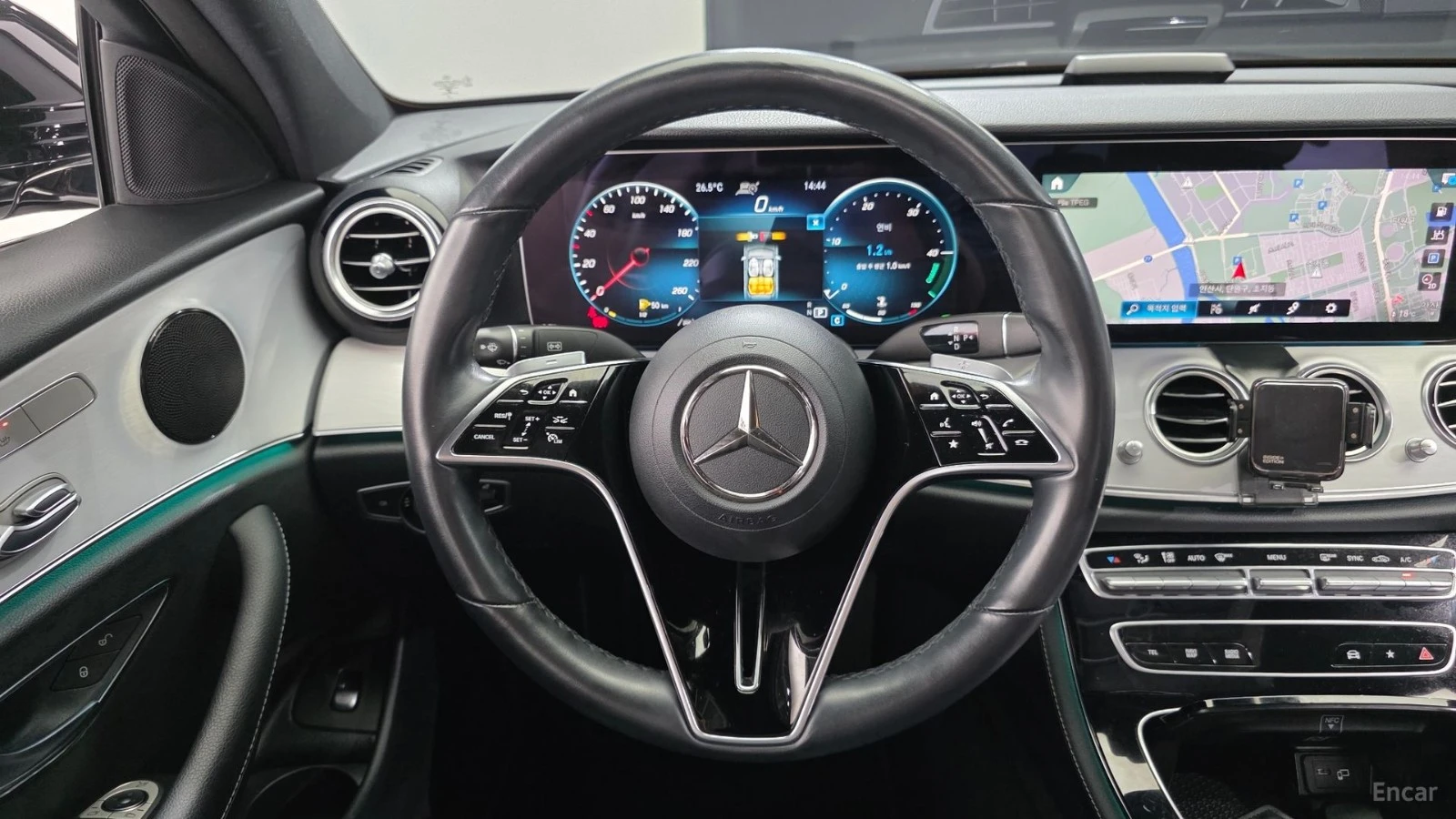 Mercedes-Benz E 250 ПАМЕТ* ПОДГРЕВ* ДИСТРОНИК* КАМЕРА, снимка 12 - Автомобили и джипове - 55566263