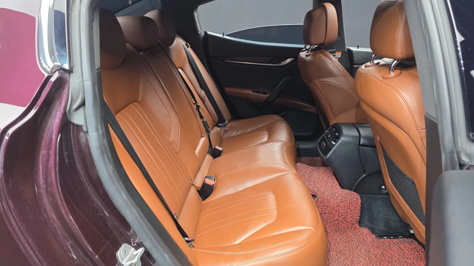 Maserati Ghibli 3.0 Diesel, снимка 12 - Автомобили и джипове - 55888262