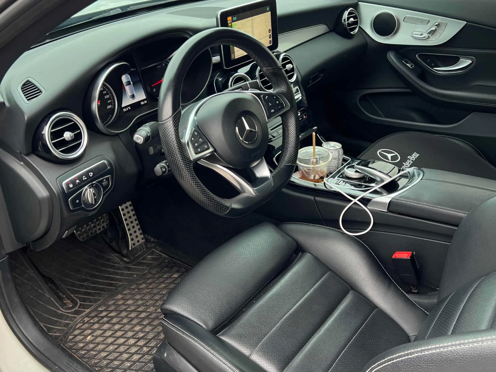 Mercedes-Benz C 300 Amg-pack* Pano* 360* Lane assist* Подгрев* 2ключа, снимка 7 - Автомобили и джипове - 55973414