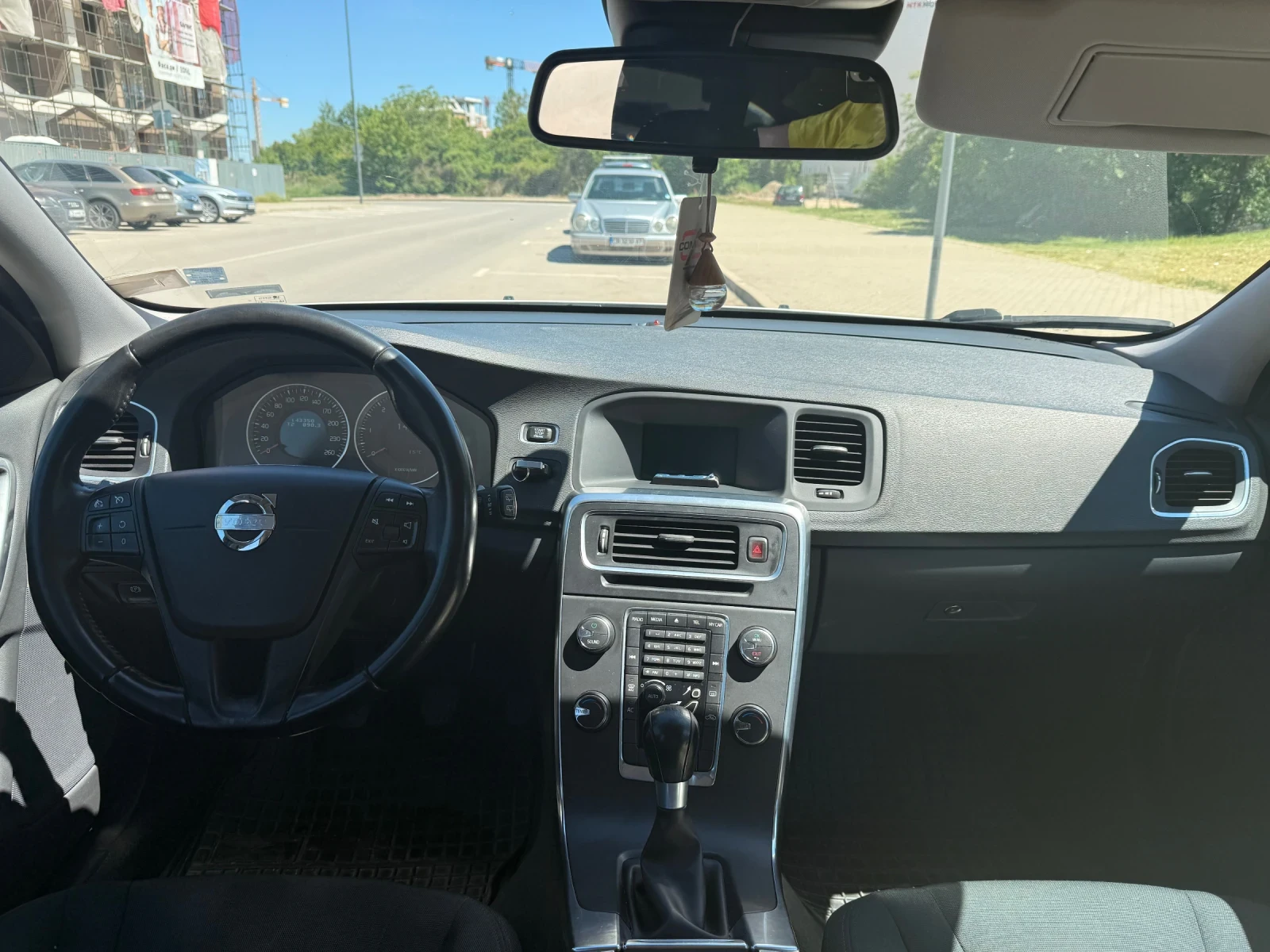 Volvo V60, снимка 7 - Автомобили и джипове - 55979855