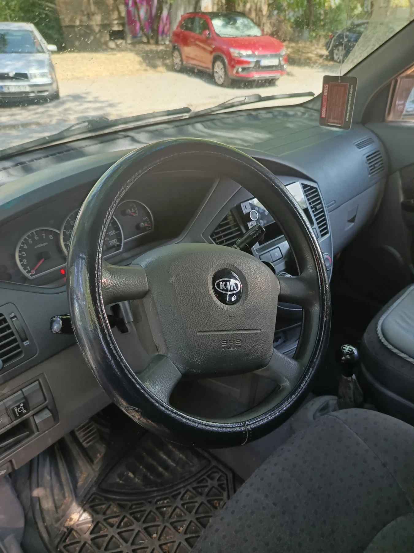 Kia Carens, снимка 5 - Автомобили и джипове - 56349536