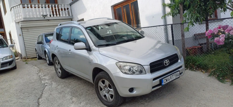 Toyota Rav4, снимка 4 - Автомобили и джипове - 51604053