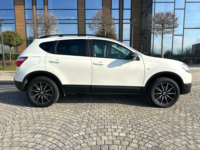 Nissan Qashqai 2.0бензин 140кс АВТОМАТ  ПАНОРАМА 360", снимка 3 - Автомобили и джипове - 53140312
