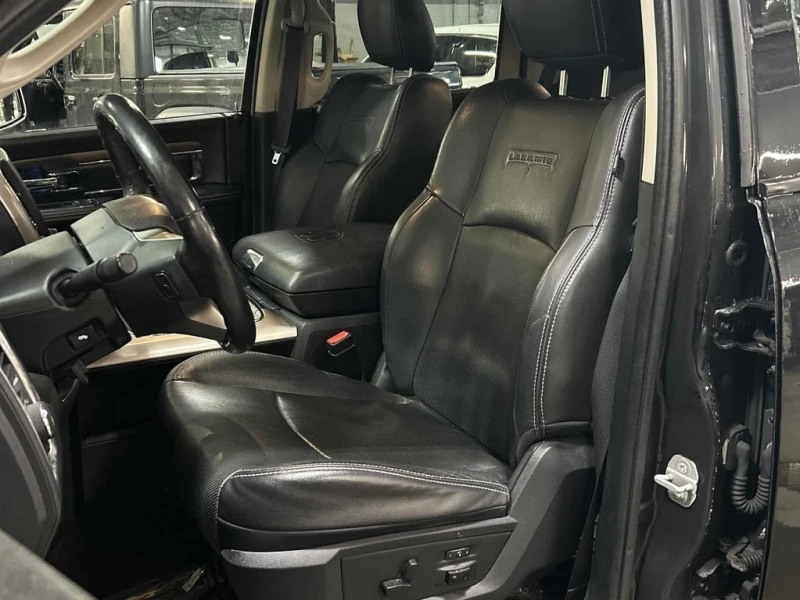 Dodge RAM 1500 * Laramie * CARFAX * БЕЗ ПЪРВОНАЧАЛНА ВНОСКА, снимка 5 - Автомобили и джипове - 53172849