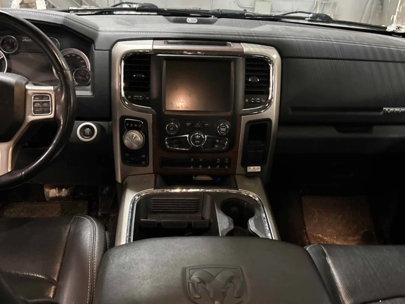 Dodge RAM 1500 * Laramie * CARFAX * БЕЗ ПЪРВОНАЧАЛНА ВНОСКА, снимка 9 - Автомобили и джипове - 53172849