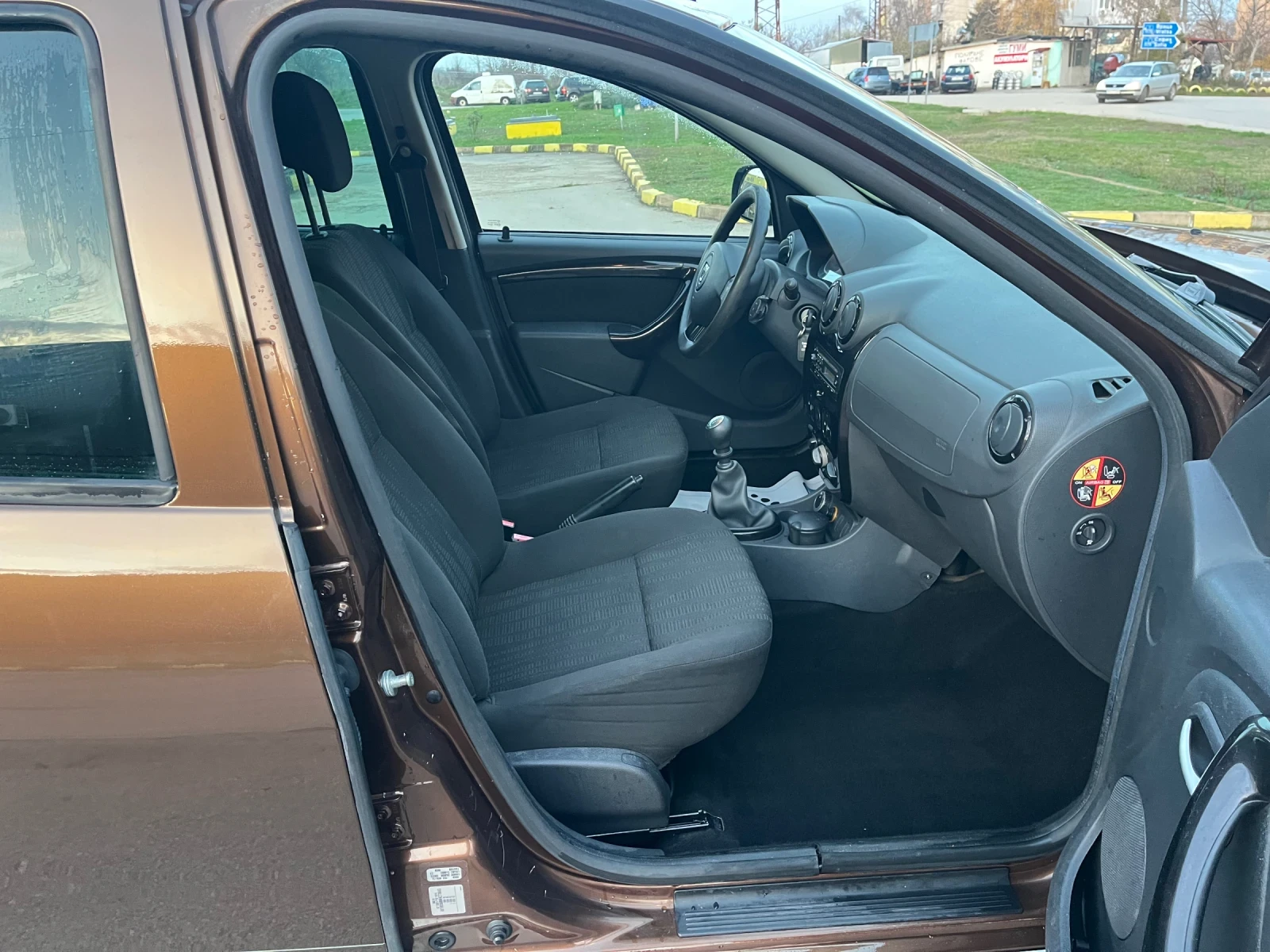 Dacia Duster 1.6i 4x4 | Mobile.bg � ����������� 12