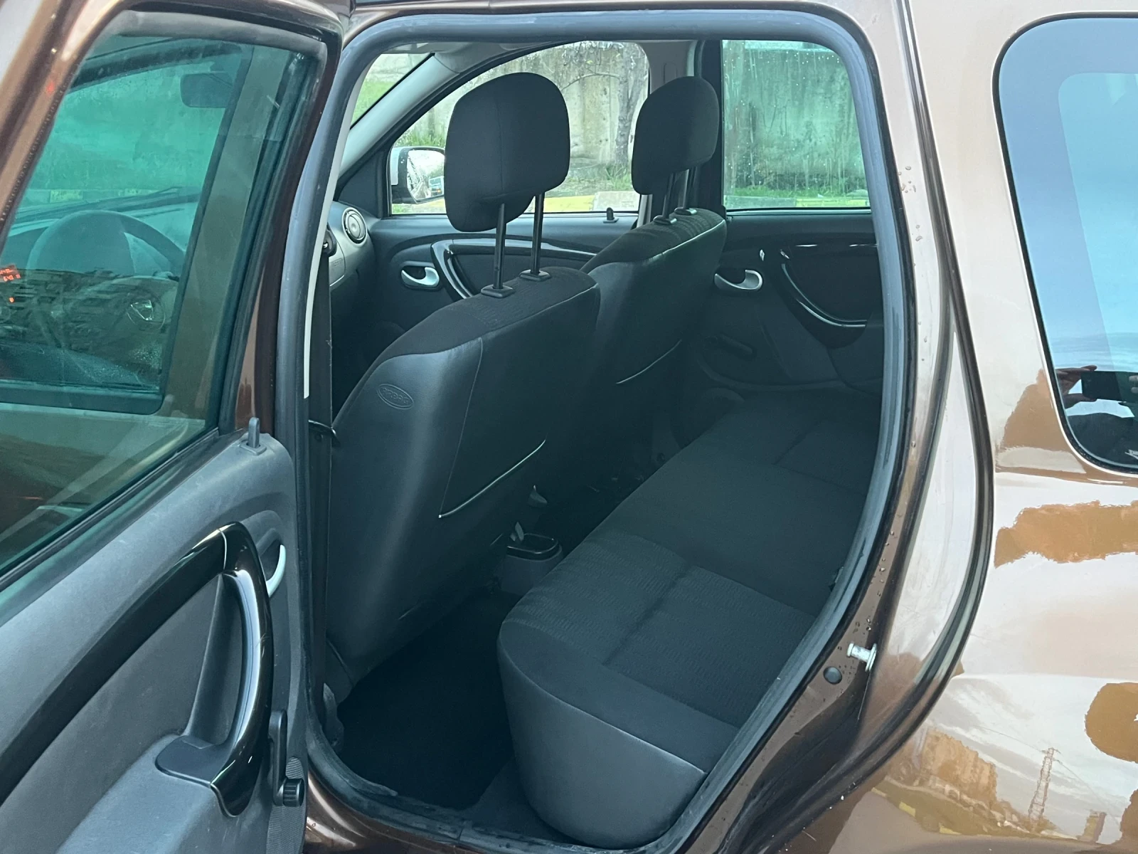 Dacia Duster 1.6i 4x4 - изображение 10