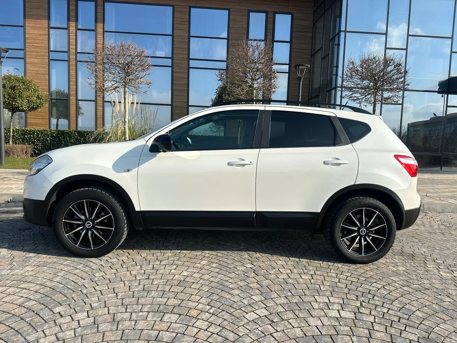 Nissan Qashqai 2.0бензин 140кс АВТОМАТ  ПАНОРАМА 360" - изображение 7