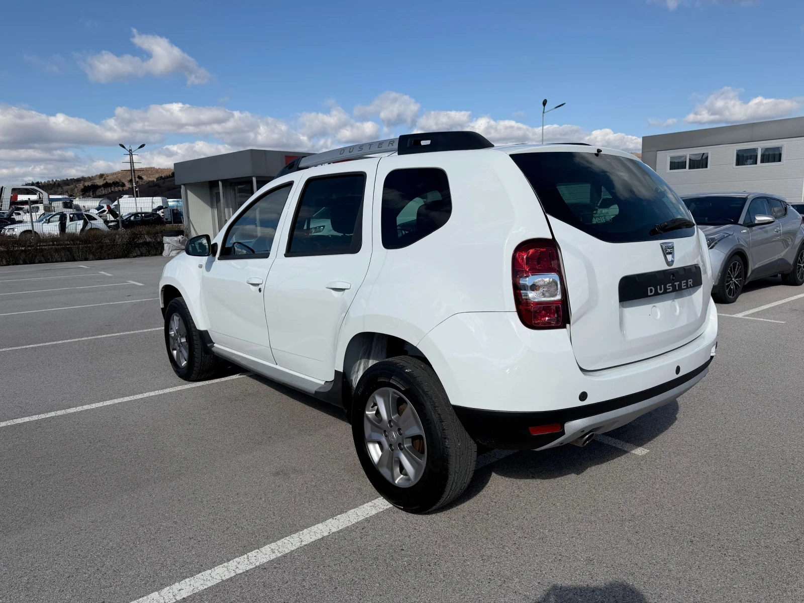Dacia Duster 1.5DCI, снимка 6 - Автомобили и джипове - 53752525