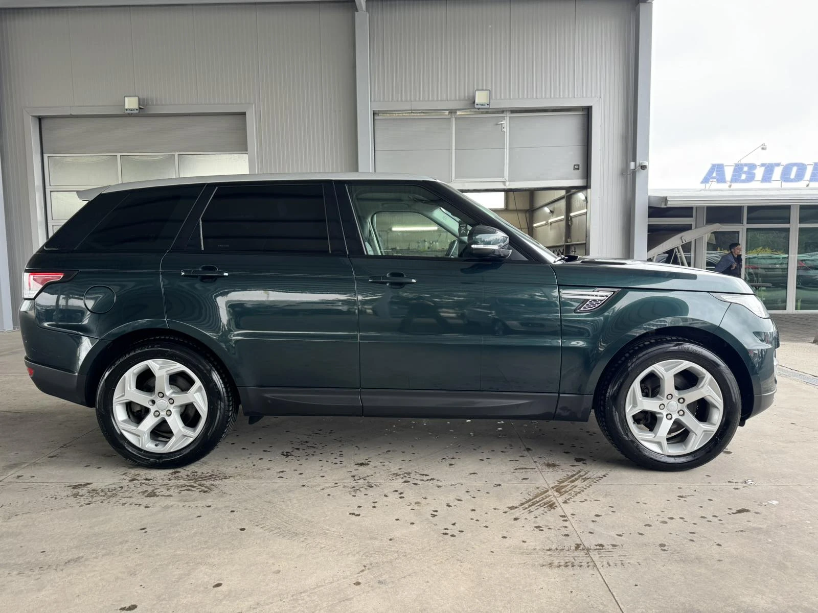 Land Rover Range Rover Sport 3.0* 250ps* 4x4* КОЖА* НАВИ* КАМЕРА, снимка 6 - Автомобили и джипове - 54038771