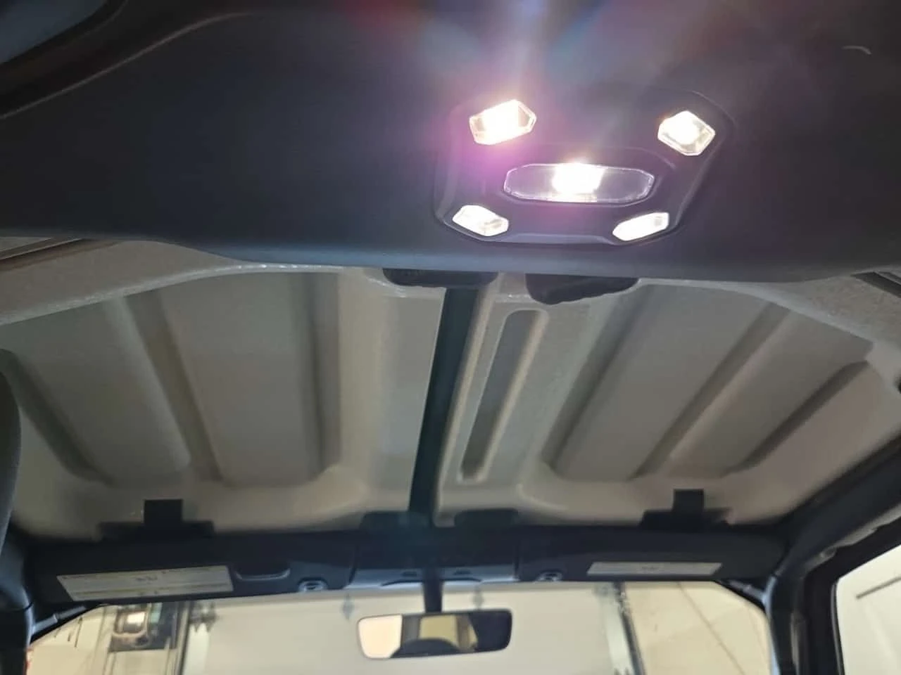 Jeep Wrangler * SAHARA * CARFAX * БЕЗ ПЪРВОНАЧАЛНА ВНОСКА, снимка 13 - Автомобили и джипове - 54412765