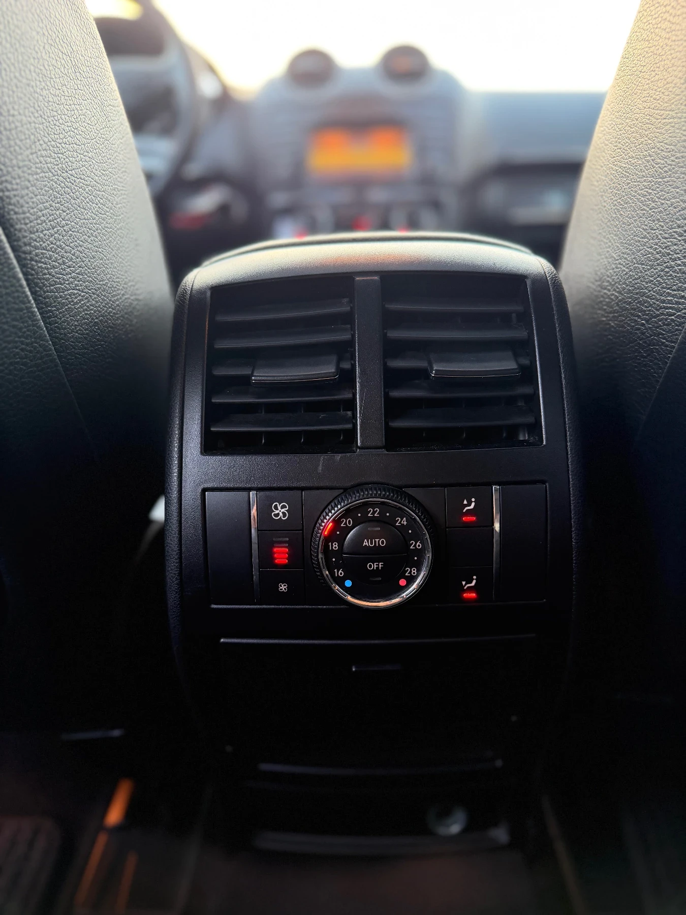 Mercedes-Benz ML 350 AIRMATIC/Harman Kardon/4MATIC/Memory, снимка 8 - Автомобили и джипове - 55904075