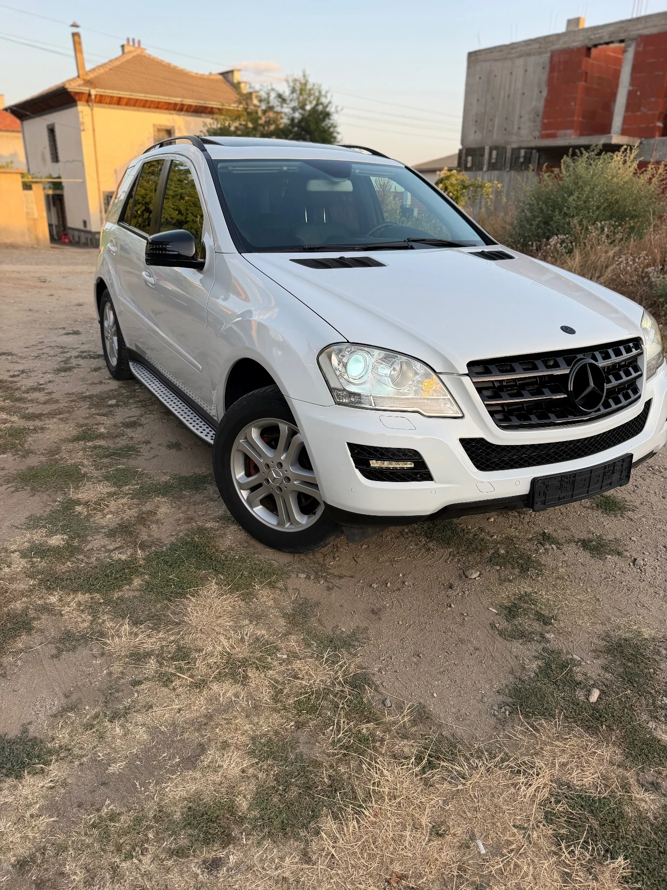 Mercedes-Benz ML 350 AIRMATIC/Harman Kardon/4MATIC/Memory, снимка 2 - Автомобили и джипове - 55904075