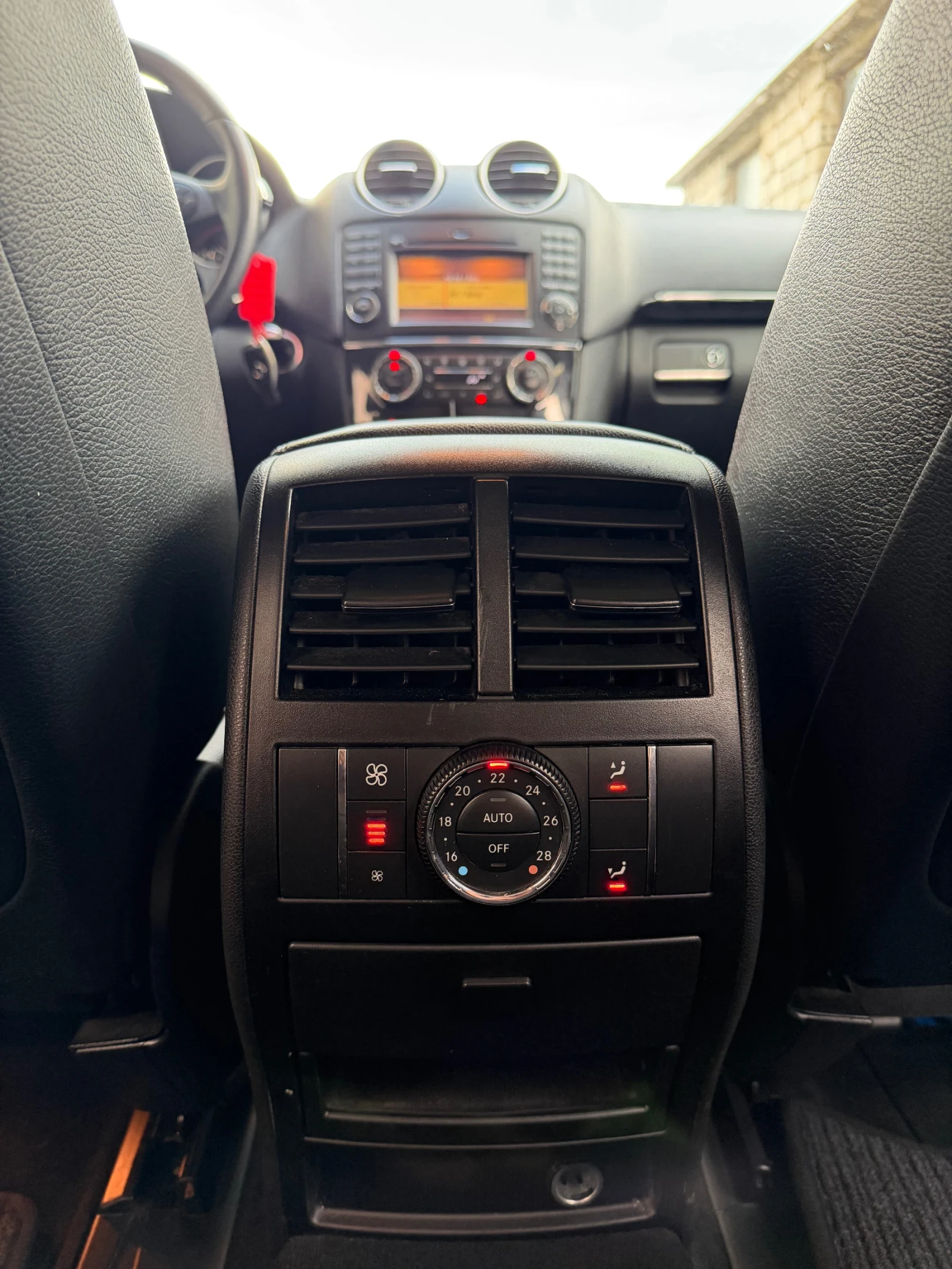 Mercedes-Benz ML 350 AIRMATIC/Harman Kardon/4MATIC/Memory, снимка 7 - Автомобили и джипове - 54728863