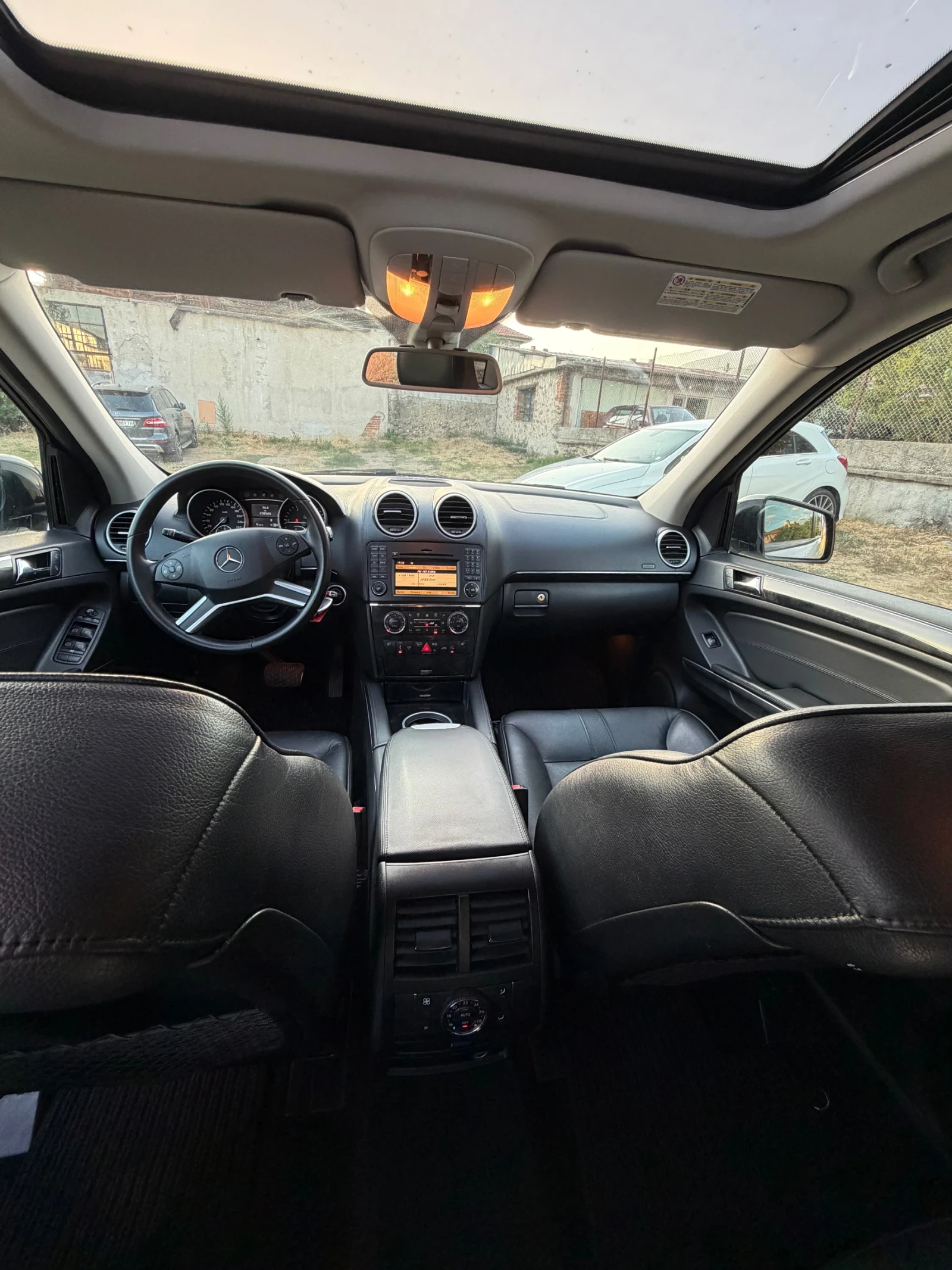Mercedes-Benz ML 350 AIRMATIC/Harman Kardon/4MATIC/Memory, снимка 7 - Автомобили и джипове - 55904075