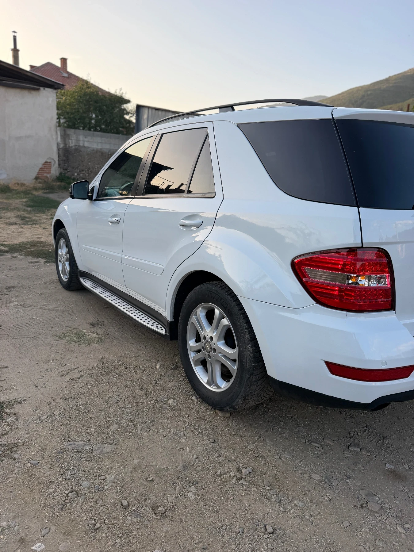 Mercedes-Benz ML 350 AIRMATIC/Harman Kardon/4MATIC/Memory, снимка 4 - Автомобили и джипове - 55904075