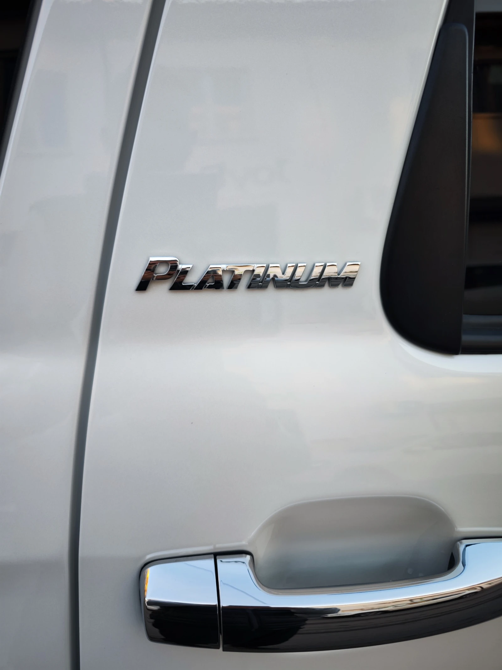 Toyota Sequoia PLATINUM, снимка 10 - Автомобили и джипове - 54730165