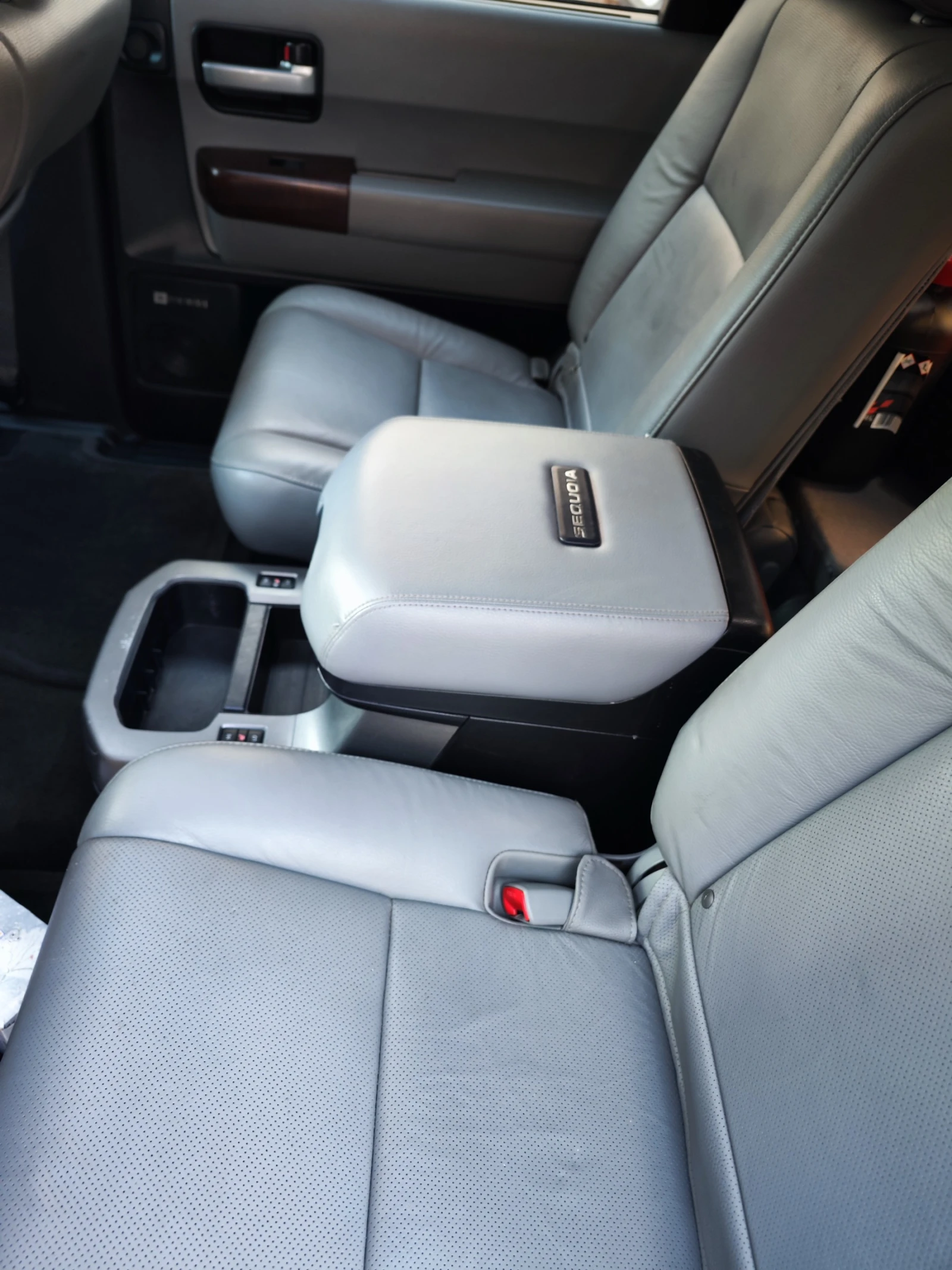 Toyota Sequoia PLATINUM, снимка 7 - Автомобили и джипове - 54730165