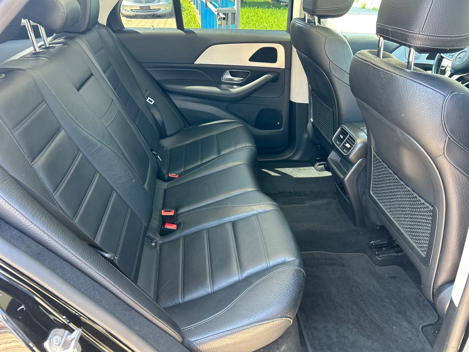 Mercedes-Benz GLE 300 d AMG, снимка 16 - Автомобили и джипове - 54835074