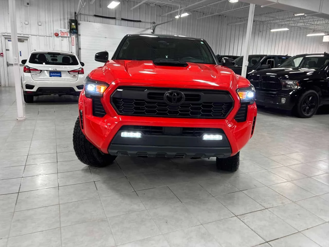 Toyota Tacoma * 4x4 Double Cab Auto * АВТОКРЕДИТ БЕЗ ПЪРВОНАЧАЛН, снимка 6 - Автомобили и джипове - 54965626