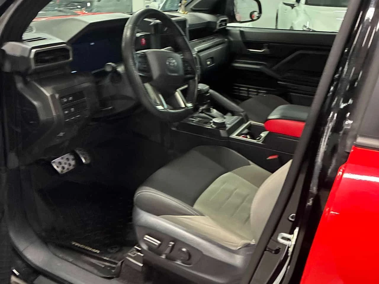 Toyota Tacoma * 4x4 Double Cab Auto * АВТОКРЕДИТ БЕЗ ПЪРВОНАЧАЛН, снимка 5 - Автомобили и джипове - 54965626
