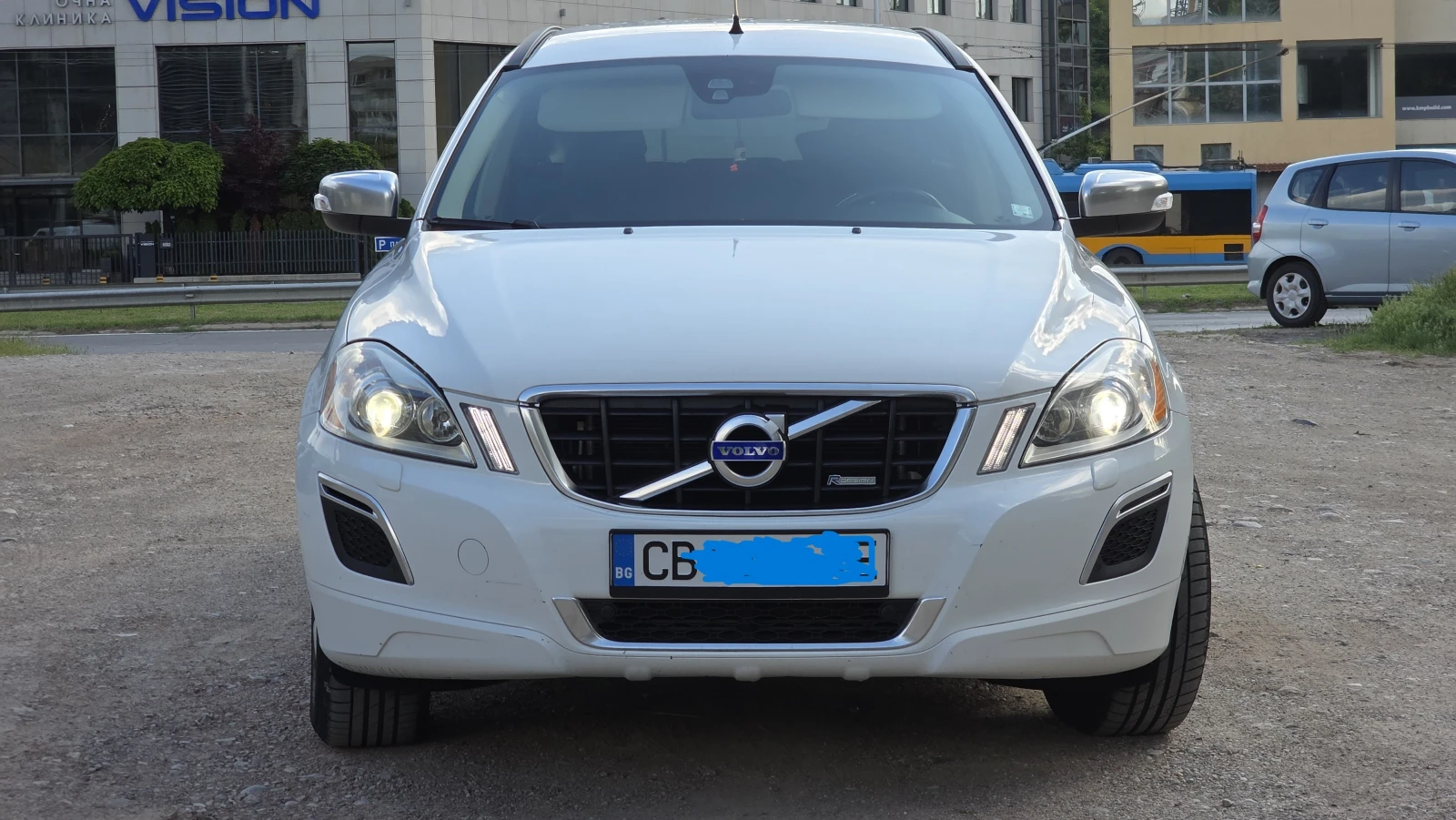 Volvo XC60 R-Design, снимка 3 - Автомобили и джипове - 55274619