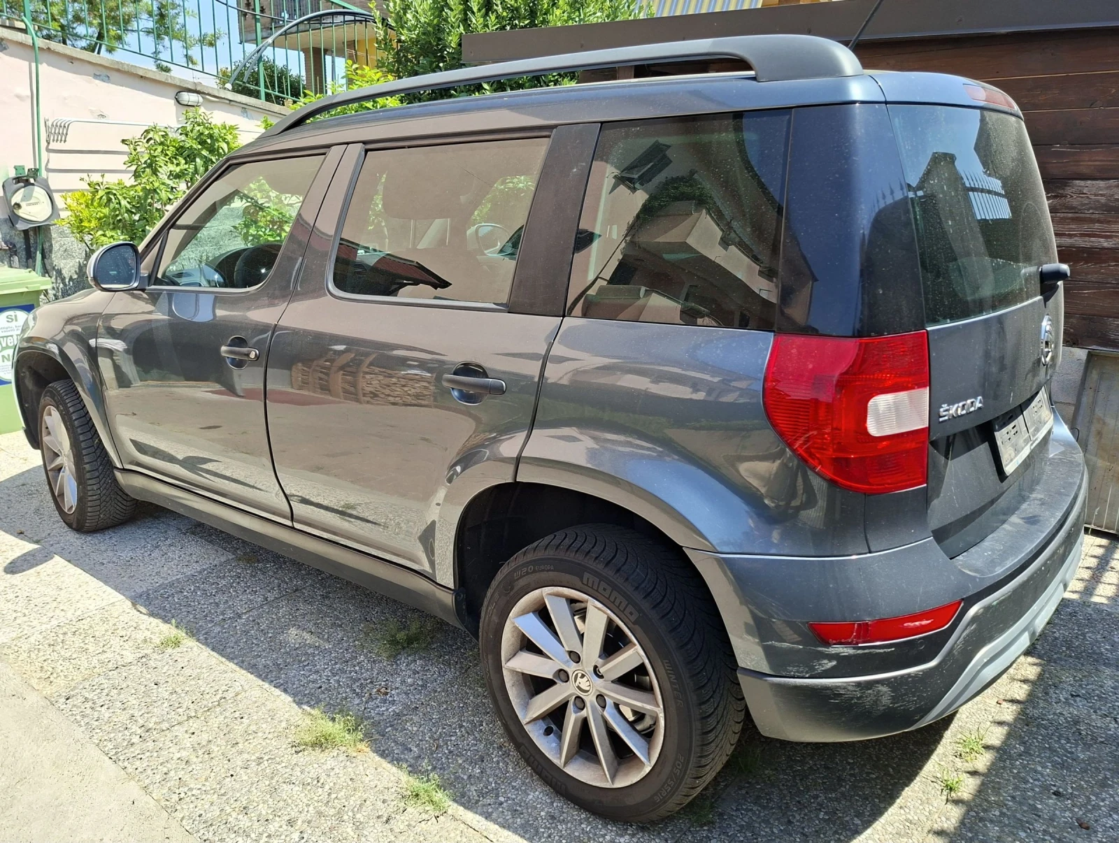 Skoda Yeti 1.6TDI-105 конски сили , снимка 3 - Автомобили и джипове - 55298546