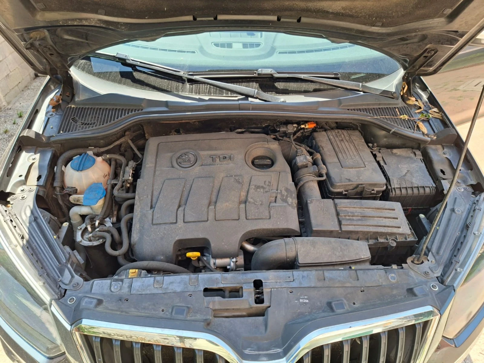 Skoda Yeti 1.6TDI-105 конски сили , снимка 8 - Автомобили и джипове - 55298546