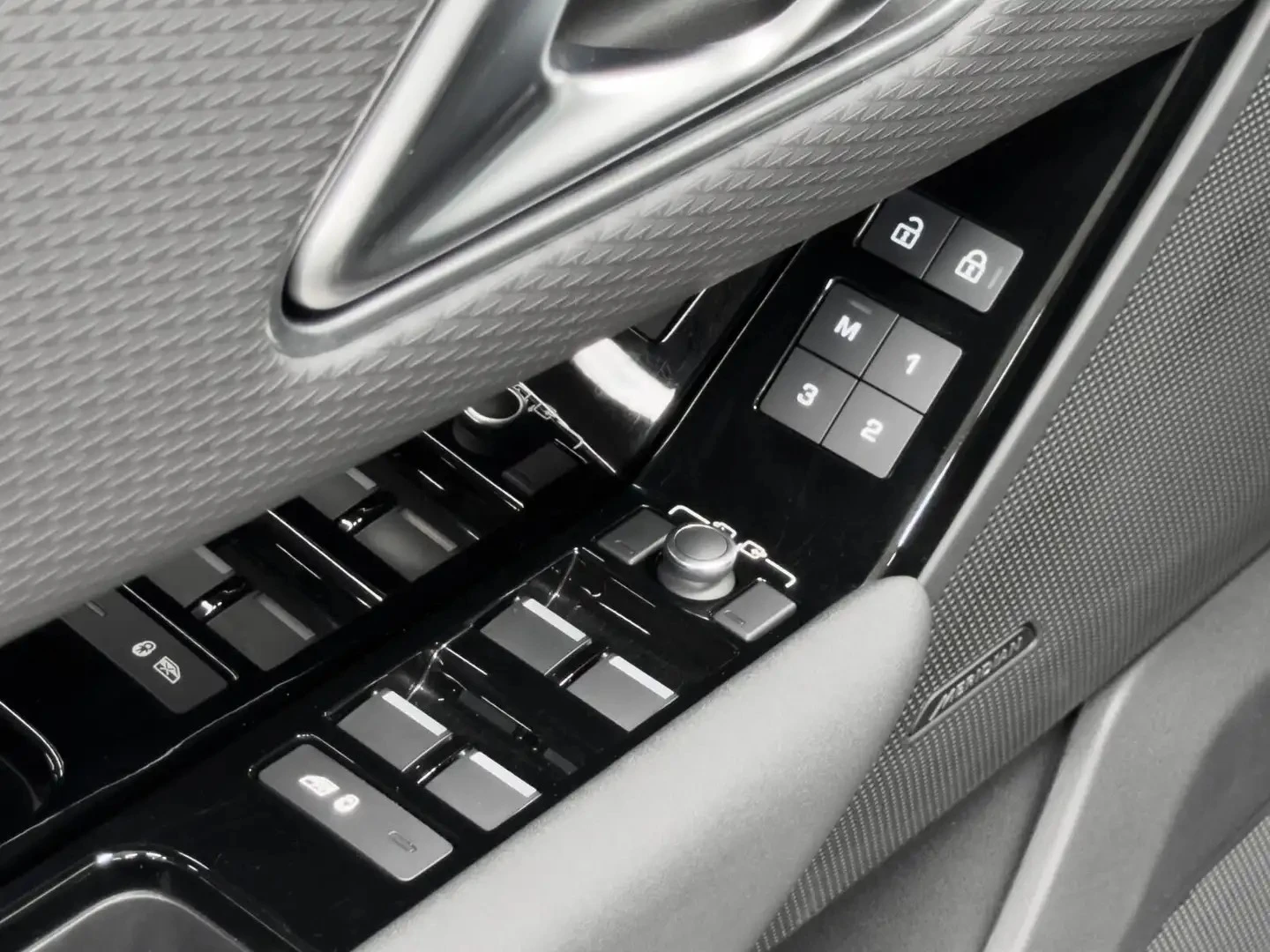 Land Rover Range rover VELAR S ЦЕНА ДО БЪЛГАРИЯ АВТОКРЕДИТ, снимка 16 - Автомобили и джипове - 55950174