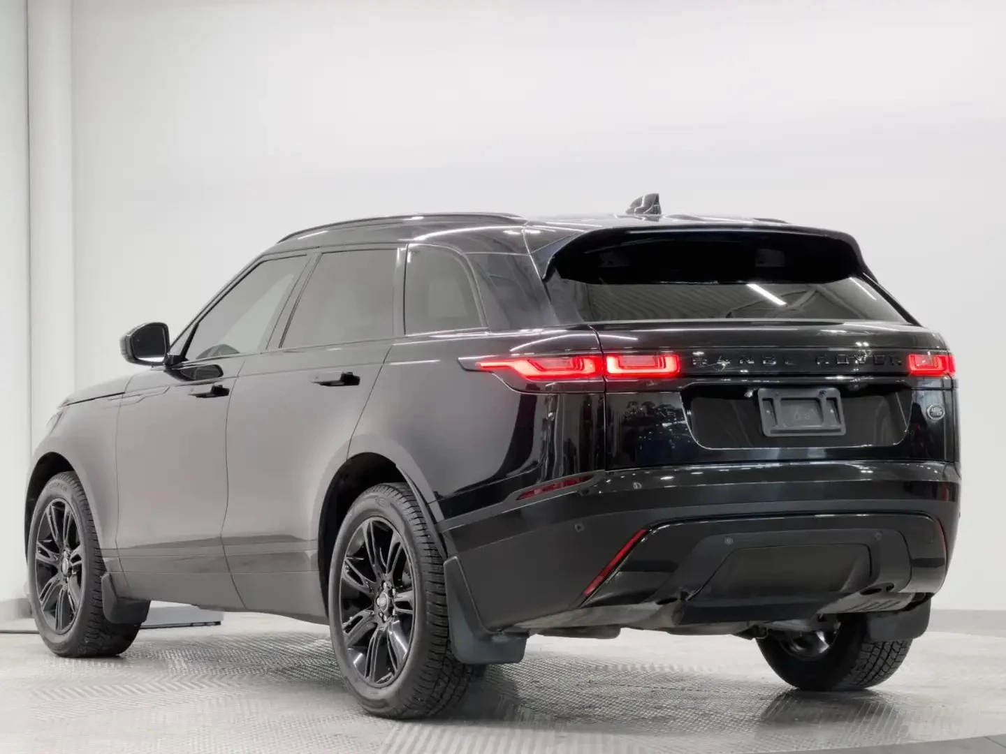 Land Rover Range rover VELAR S ЦЕНА ДО БЪЛГАРИЯ АВТОКРЕДИТ, снимка 3 - Автомобили и джипове - 55950174