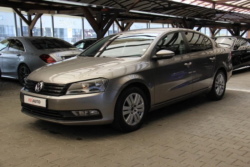 VW Passat 2.0tdi/Подгрев/Климатроник, снимка 1 - Автомобили и джипове - 45465650